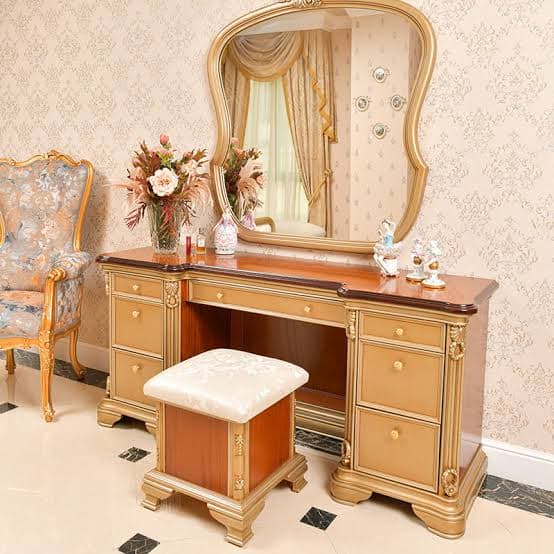 شراء تسريحات غرف نوم مستعملة